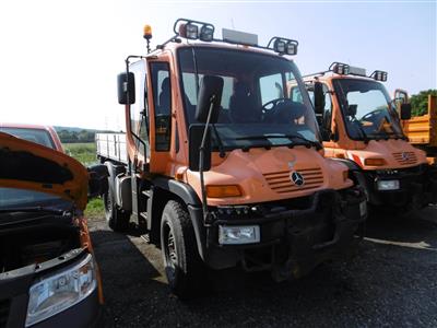 LKW "Mercedes-Benz Unimog U 300", - Motorová vozidla/technika