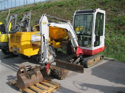 Gummiketten-Bagger "Takeuchi TB016" mit 3 Tieflöffeln 39 cm/ 58 cm/ 28 cm und schwenkbarem Böschungslöffel 83 cm, - Cars and vehicles