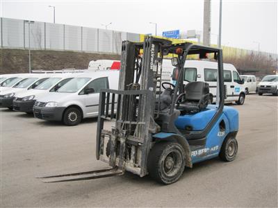 Gabelstapler "Komatsu", - Fahrzeug und Technik