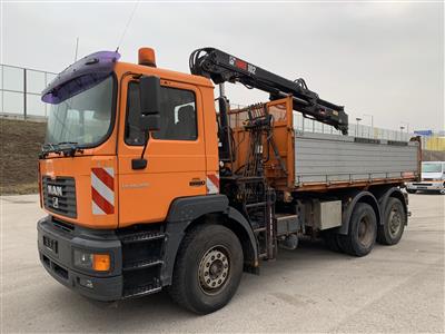 LKW "MAN 28.364 FNLC" mit Ladekran "Hiab 102-3" mit 2 Schalengreifern, Dreiseitenkipper, - Motorová vozidla a technika