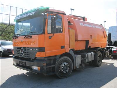 Selbstfahrende Arbeitsmaschine (Saug- und Kehrmaschine) "Mercedes-Benz Actros 1831L" mit Aufbau "Johnston J700", - Motorová vozidla a technika