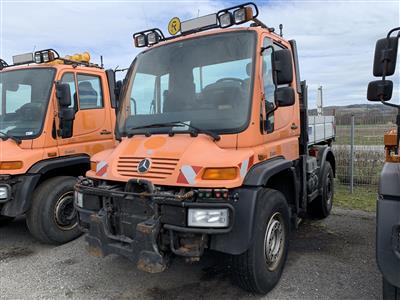 Zugmaschine "Mercedes-Benz Unimog U400 Allrad 3-Seitenkipper" mit Mähtüre, - Fahrzeuge und Technik Land NÖ