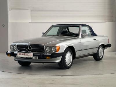 PKW "Mercedes-Benz 560 SL" - Cars and vehicles