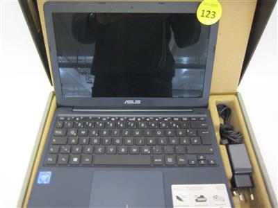 Notebook "Asus F205T", - Postfundstücke