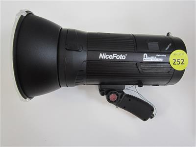 Studio-Handscheinwerfer "Nice Foto flash 680A Wireless", - Special auction