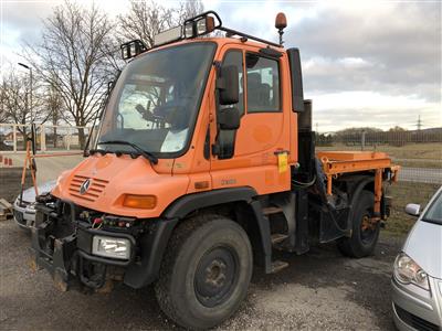 Zugmaschine "Daimler Chrysler Unimog U300" mit Böschungsmäher "Mulag", - Motorová vozidla a technika