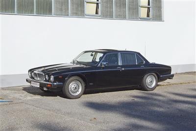 1992 Daimler Double Six - CLASSIC CARS and Automobilia