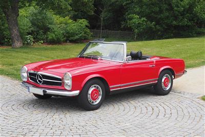 1965 Mercedes-Benz 230 SL - Historická motorová vozidla