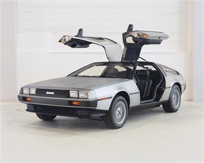 1981 DeLorean DMC-12 - Historická motorová vozidla