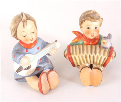 Paar Hummelfiguren "Bandoneon Spieler/Gesangsprobe" - Online Auktion Kunst, Antiquitäten und Schmuck