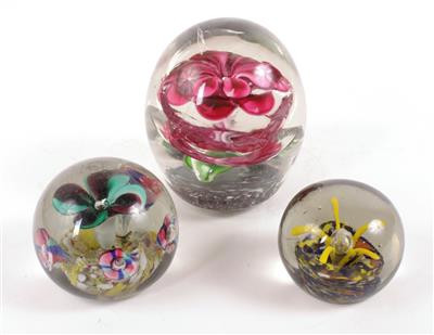 3 Briefbeschwerer (paperweight) - Art up to 500€