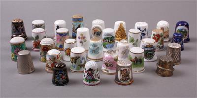 33 verschieden Fingerhüte - Porcelán, sklo a keramika