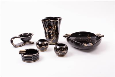 Rauchergarnitur, aus Mürztaler Keramik - Porzellan, Glas und Keramik
