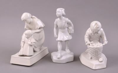 Mutter mit Kind/Schulmädchen/Kleinholzsammler, ungarisches Porzellan, Marke Zsolnay/Pecs - Porcelain, glass and ceramics
