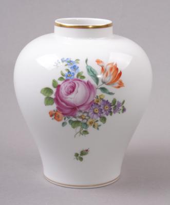 Vase, Wiener Porzellan, Marke Augarten, - Spring Auction