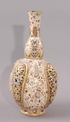 Dekorative Vase, ungarische Keramik, Marke Zsolnay/Pecs, - Jewellery, Works of Art and art