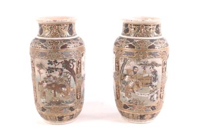 Paar Satsumavasen, Japan Anfang 20. Jhdt., - Jewelry, Art & Antiques