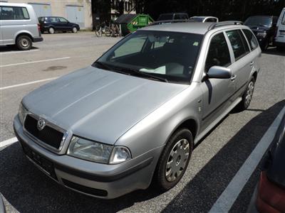 KKW Skoda Octavia Type 1U Kombi/4 x 4 grau - Fahrzeuge Polizei