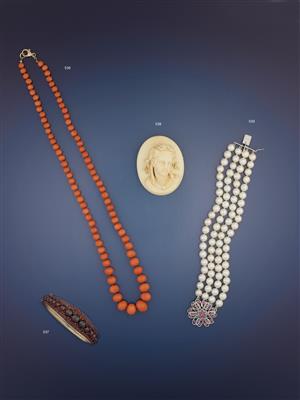 Elfenbeinbrosche - Arte e oggetti d'arte, gioielli