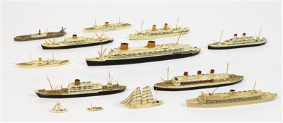 13 Schiffsmodelle - Kunst, Antiquitäten und Juwelen