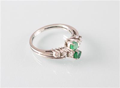 Smaragd Brillantring zus. ca.0,38 ct - Umění, starožitnosti a šperky