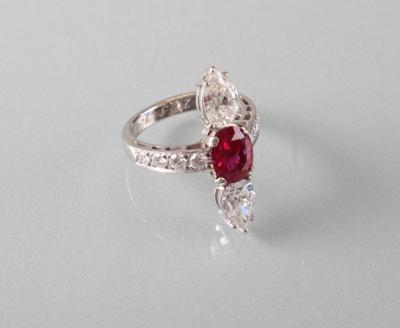 Diamant Brillantring zus. 2,67 ct (grav.) mit Rubin 2,05 ct (grav.) - Kunst, Antiquitäten und Schmuck