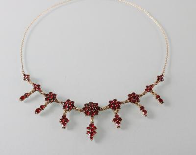 Granatcollier - Umělecké starožitnosti a šperky