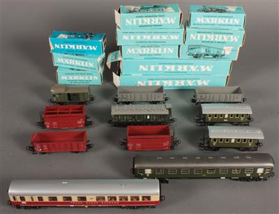 11 Waggons für Modelleisenbahn Märklin - Um?ní, starožitnosti, šperky