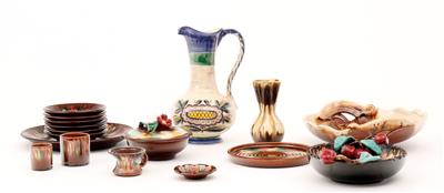 2 schüsseln, 1 Deckeldose, 1 Kerzenleuchter, 1 kleine Aschenschale, 2 Becher, 2 Teller, 6 Schalen, 2 Vasen - Kunst, Antiquitäten und Schmuck