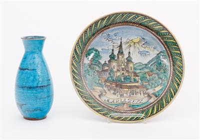 1 Schüssel/Wandzierteller "Mariazell", 1 Vase - Kunst, Antiquitäten und Schmuck online auction