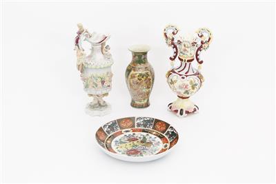 3 verschiedene Vasen, 1 Schüssel - Umění a starožitnosti
