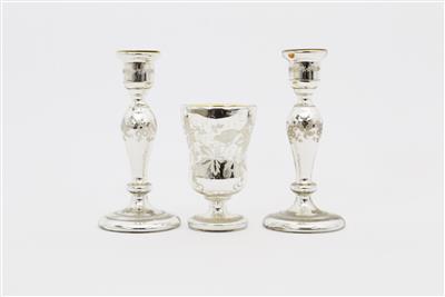 Paar Kerzenleuchter und Fußbecher, Böhmen, 2. Hälfte 19. Jahrhundert - Antiques and art
