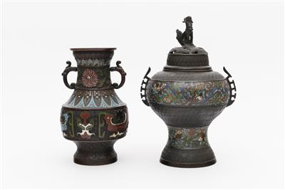 Cloisonne-Deckelvase und -vase Japan 20. Jh. - Arte e antiquariato