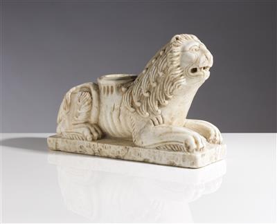Sitzender Löwe im romanischen Stil, Italien, wohl 20. Jahrhundert - Kunst & Antiquitäten