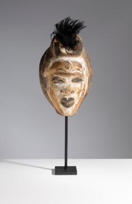 Afrikanische Punu-Maske, den Geist einer Jungfrau darstellend, Gabon, 20. Jahrhundert - Umění, starožitnosti, nábytek a technika