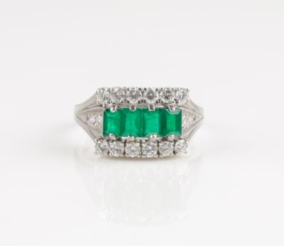 Brillant Smaragdring, Brillanten zus. 0,73 ct (grav.) - Jewellery and watches