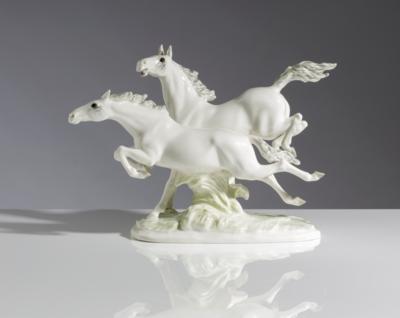 Pferdegruppe - Galoppierendes Schimmelpaar, Entwurf Max Hermann Fritz (1873-1948) - Kunst & Antiquitäten