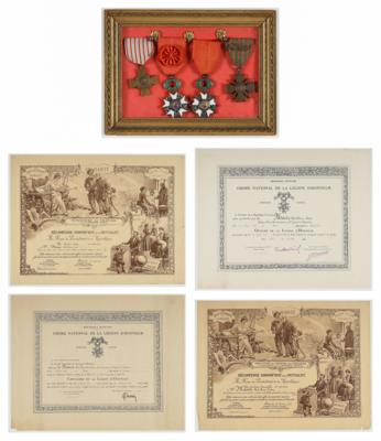 Vier französische Orden, "Ordre national de la Legion d'honneur" und "Croix de querre" - Kunst & Antiquitäten