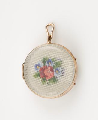 Medaillon um 1900 mit 2-erlei Blumenstickerei - Schmuck & Uhren