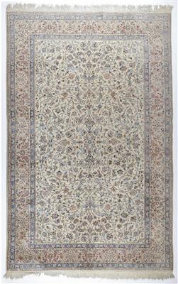 Isfahan Teppich, ca. 338 x 214 cm, Zentralpersien (Iran), 1. Hälfte 20. Jahrhundert - Herbstauktion