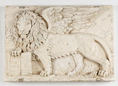 Große italienische Reliefplatte mit Markuslöwen, Symbol des Evangelisten Markus und Wahrzeichen Venedigs - Spring auction