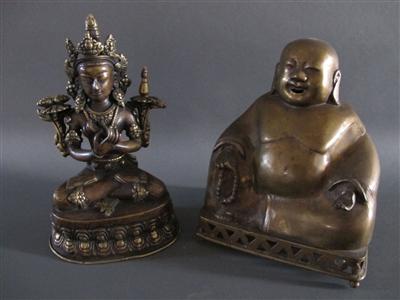 2 asiatische Gottheiten, 20. Jhdt. a) - Arte, antiquariato e gioielli