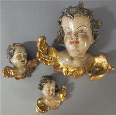 2 kleine, 1 großer geflügelter Engelskopf im Barockstil, 20. Jhdt. - Antiques, art and jewellery