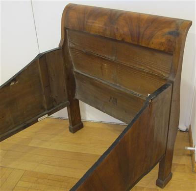 Biedermeier-Bett um 1825/30 - Kunst, Antiquitäten und Schmuck