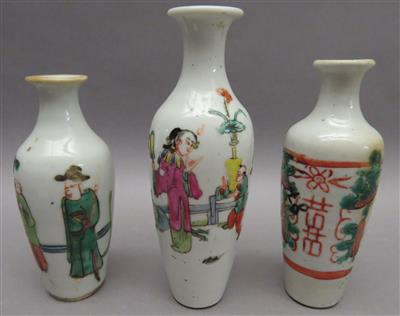 3 Miniaturvasen, China, 19./20. Jhdt., Famille roseDekor - Kunst, Antiquitäten und Schmuck