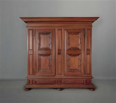 Provinzieller Hallenschrank, Deutsch, 18. Jhdt. - Kunst, Antiquitäten und Schmuck