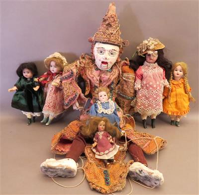 Konvolut (7 Stück) Puppen und Harlekin - Umění, starožitnosti, šperky