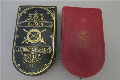 Konvolut von 2 altösterreichischen Militärauszeichnungen: - Umění, starožitnosti, šperky