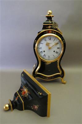 Pendule mit Wandkonsole, im Stil der Neuenburger Uhren, Schweiz, 20. Jhdt. - Antiques, art and jewellery