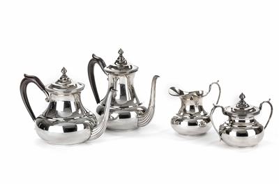 1 Tee- und 1 Kaffeekanne, 1 Zuckerdose, 1 Milchgießer, 20. Jahrhundert - Arte, antiquariato e gioielli
